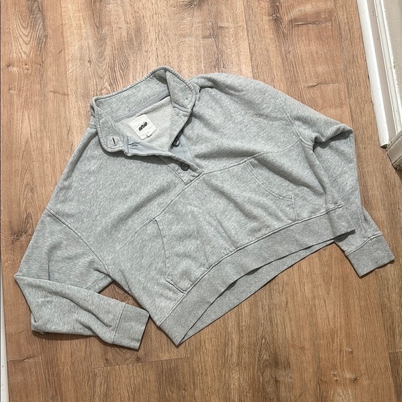 AERIE | Women’s Light Gray Button-Up Pullover Sweatshirt - Picture 1 of 4
